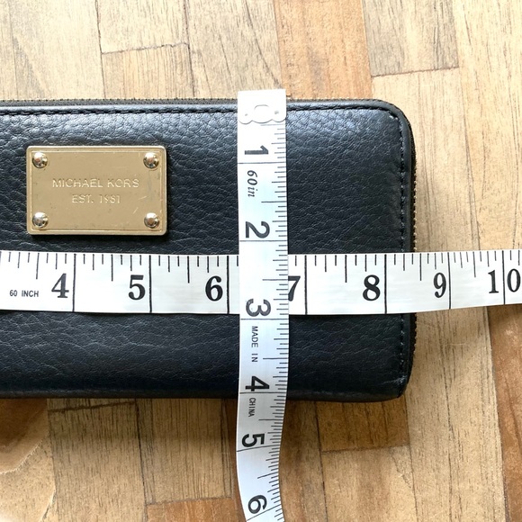 Michael Kors Black Gold Large Leather Wallet - Picture 16 of 16